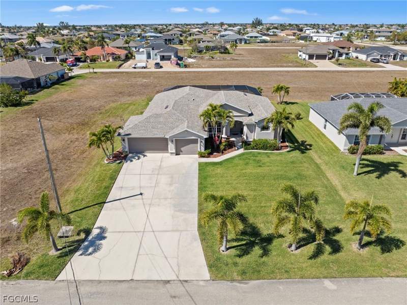 4 bedroom SingleFamilyResidence at 1036 NW 33rd Ave, Cape Coral, Cape Coral — photo 4