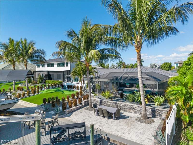 6 bedroom SingleFamilyResidence at 1912 SE 33rd TER, CAPE CORAL, Cape Coral — photo 3