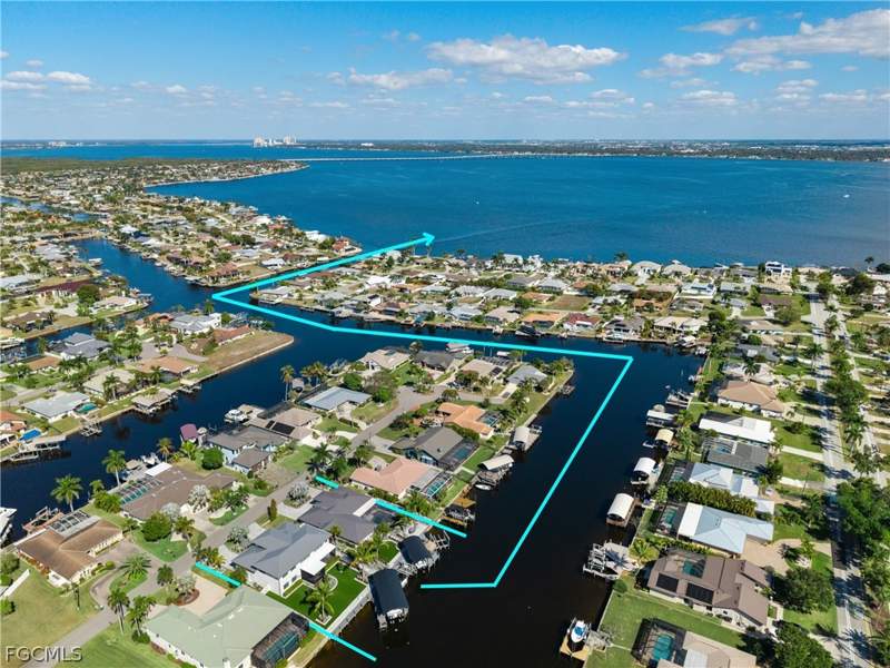 6 bedroom SingleFamilyResidence at 1912 SE 33rd TER, CAPE CORAL, Cape Coral — photo 4