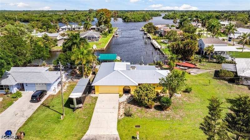 3 bedroom SingleFamilyResidence at 147 Coral Dr, Morse Shores, Fort Myers — photo 1