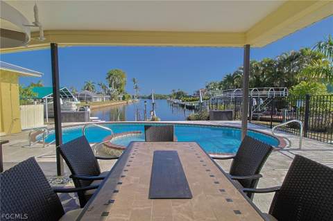 147 Coral Dr, Fort Myers FL - photo 10 of 37