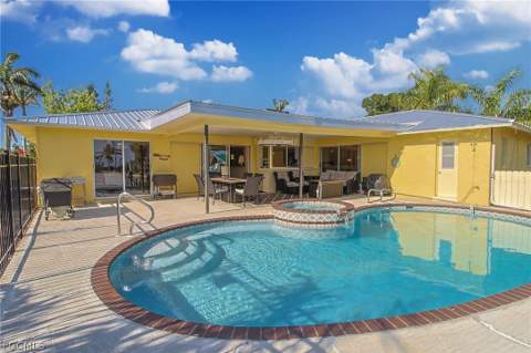 147 Coral Dr, Fort Myers FL - photo 13 of 37
