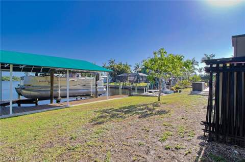147 Coral Dr, Fort Myers FL - photo 18 of 37