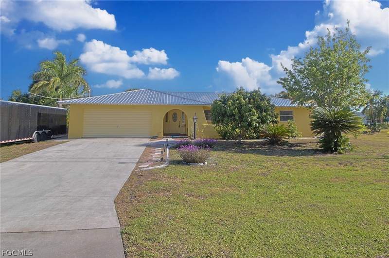 3 bedroom SingleFamilyResidence at 147 Coral Dr, Morse Shores, Fort Myers — photo 3