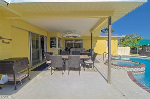 147 Coral Dr, Fort Myers FL - photo 9 of 37