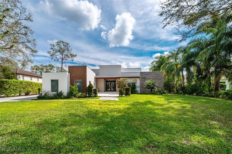 4 bedroom SingleFamilyResidence at 9240 The Ln, Quail Woods Estates, Naples — photo 3