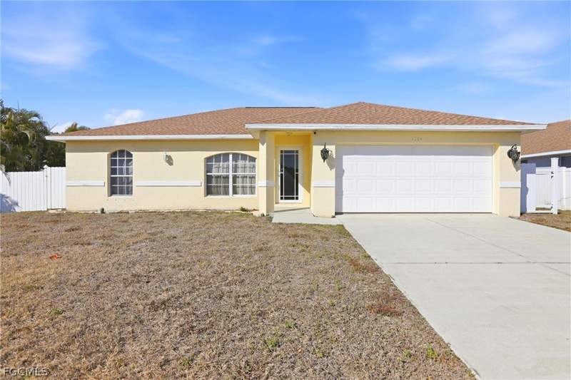 3 bedroom SingleFamilyResidence at 1209 NW 19th St, Cape Coral, Cape Coral — photo 2