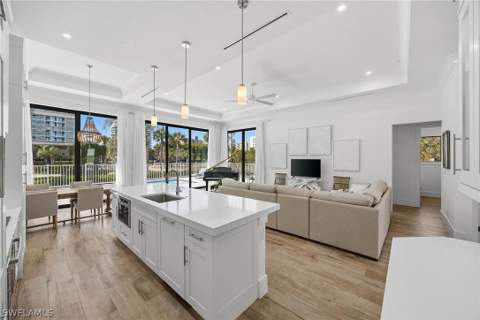 740 Seagrape Dr, Marco Island FL - photo 13 of 37