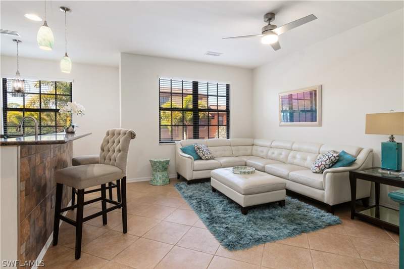 3 bedroom Townhouse at 8993 Cambria Cir 1907, Ole, Naples — photo 2