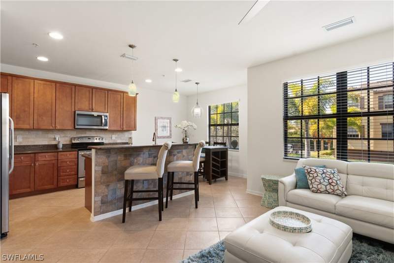 3 bedroom Townhouse at 8993 Cambria Cir 1907, Ole, Naples — photo 3