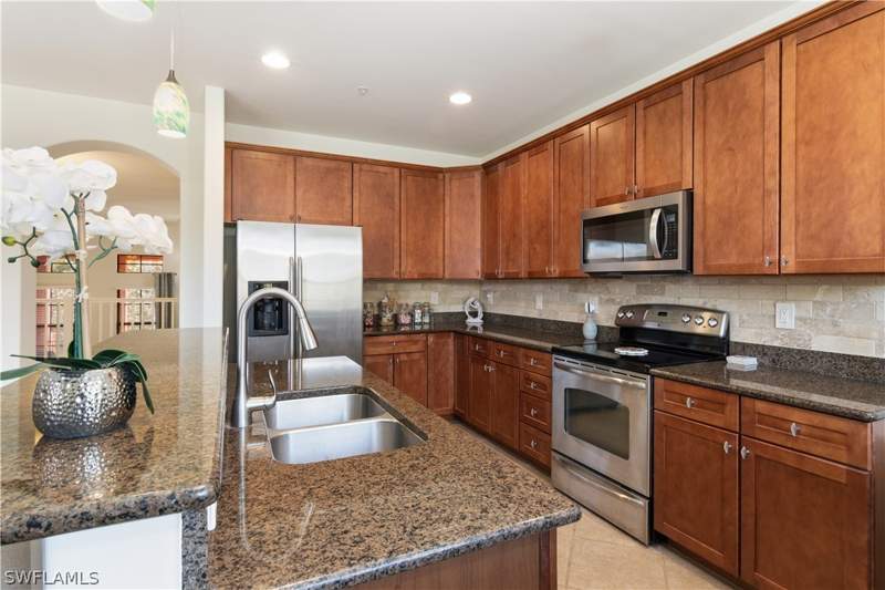 3 bedroom Townhouse at 8993 Cambria Cir 1907, Ole, Naples — photo 5