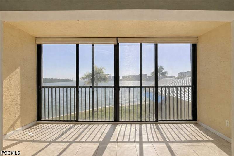 1 bedroom Condominium at 400 Lenell Rd 107, Windward Point Condo, Fort Myers Beach — photo 4