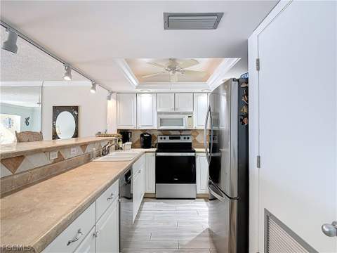 400 Lenell Rd 107, Fort Myers Beach FL - photo 9 of 25