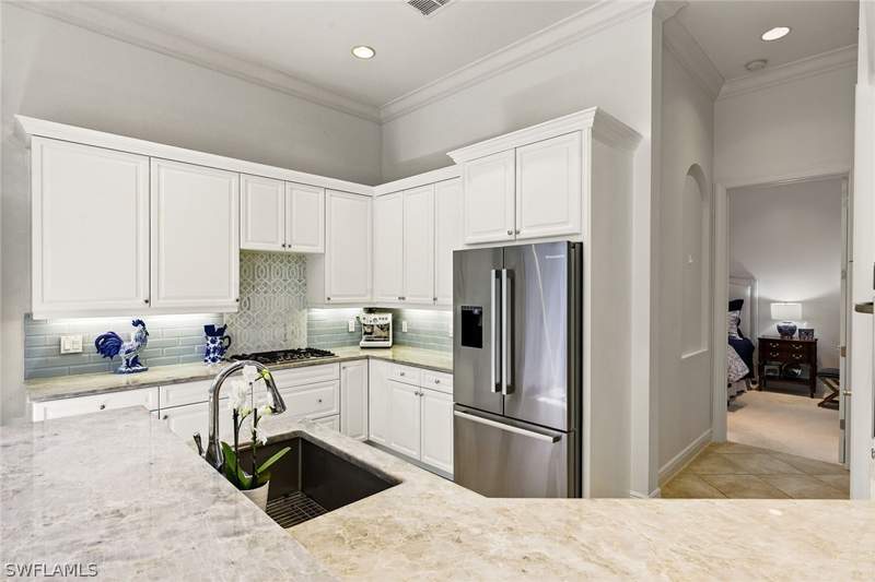 3 bedroom Condominium at 28540 Calabria Ct 102, Calabria, Naples — photo 4