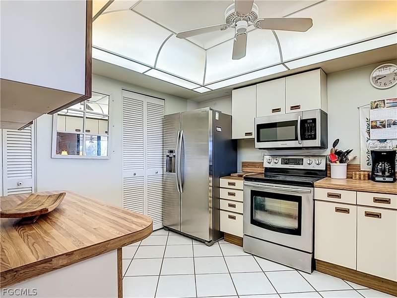 2 bedroom Condominium at 2067 W Lakeview Blvd 9, Lakeside At Lochmoor Condo, North Fort Myers — photo 3