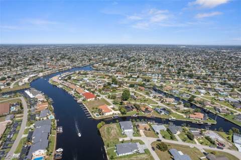 1107 SE 38th St, Cape Coral FL - photo 10 of 50