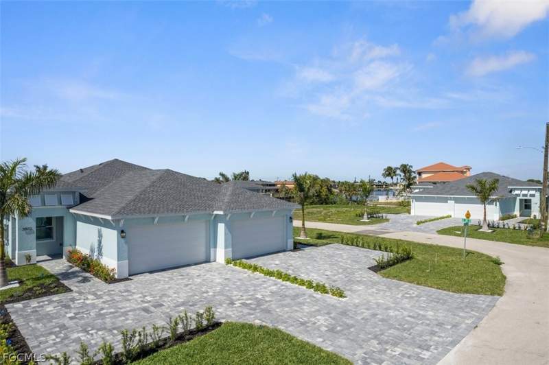 3 bedroom Attached at 1107 SE 38th St, Cape Coral, Cape Coral — photo 2