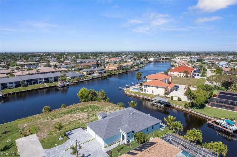 3 bedroom Attached at 1107 SE 38th St, Cape Coral, Cape Coral — photo 4
