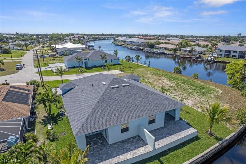 3 bedroom Attached at 1107 SE 38th St, Cape Coral, Cape Coral — photo 5