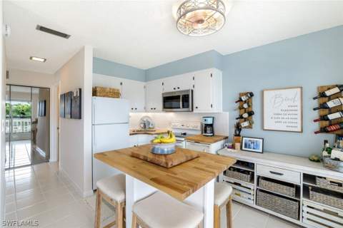 1215 Edington Pl M7, Marco Island FL - photo 10 of 31