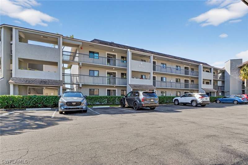 2 bedroom Condominium at 5773 Gage Ln B-101, Augusta Court, Naples — photo 2