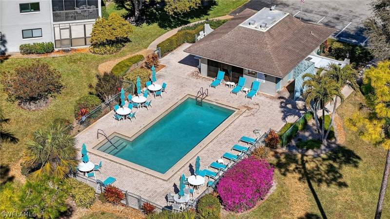 2 bedroom Condominium at 5773 Gage Ln B-101, Augusta Court, Naples — photo 3