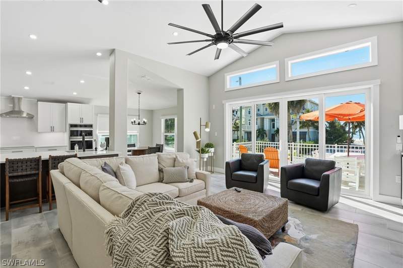 5 bedroom SingleFamilyResidence at 3321 Estero Blvd, Cases, Fort Myers Beach — photo 4