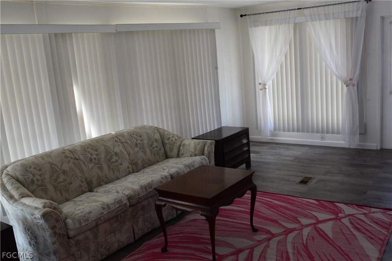 2 bedroom ManufacturedHome at 3343 Rainbow Ln, Leesure Village, North Fort Myers — photo 3