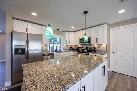 4125 SW 5th Pl, Cape Coral FL - photo 8 of 31