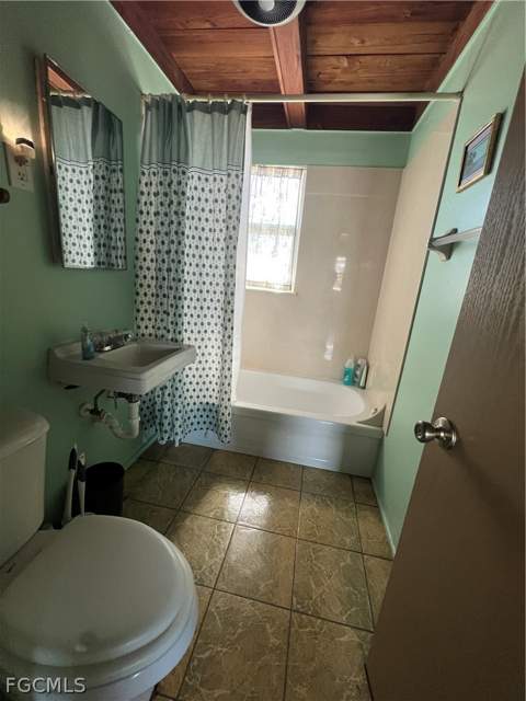 2650 Coco Plum Dr, Matlacha FL - photo 18 of 47