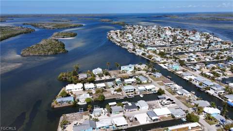 2650 Coco Plum Dr, Matlacha FL - photo 24 of 47