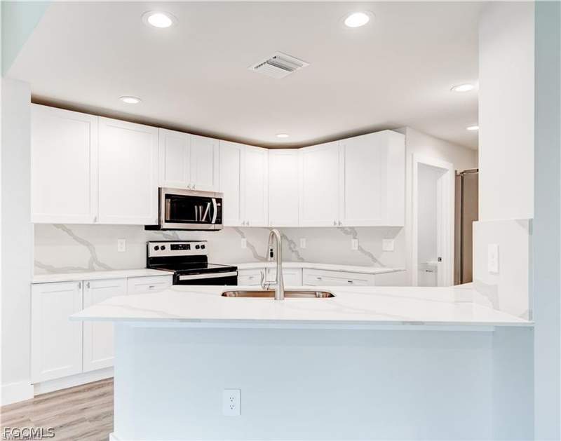 3 bedroom SingleFamilyResidence at 4610 SW 9th Pl, Cape Coral, Cape Coral — photo 3