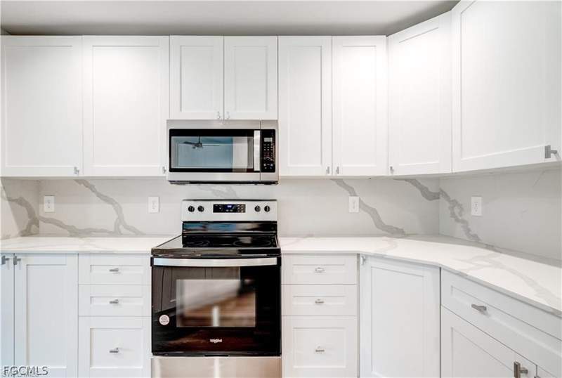 3 bedroom SingleFamilyResidence at 4610 SW 9th Pl, Cape Coral, Cape Coral — photo 4