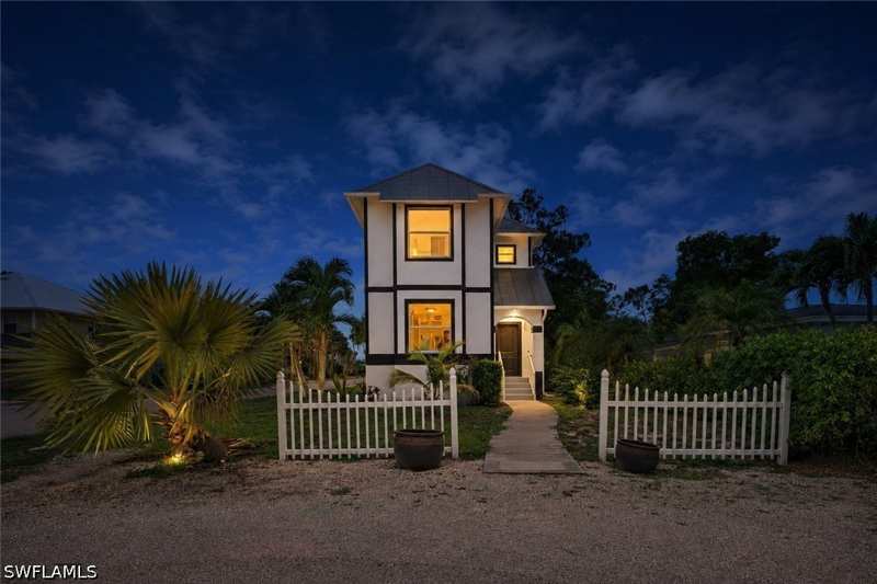 3 bedroom SingleFamilyResidence at 4011 Tarpon Ave, Imperial Shores, Bonita Springs — photo 1