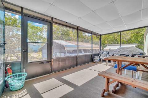 33 Plantation Dr, Everglades City FL - photo 11 of 39