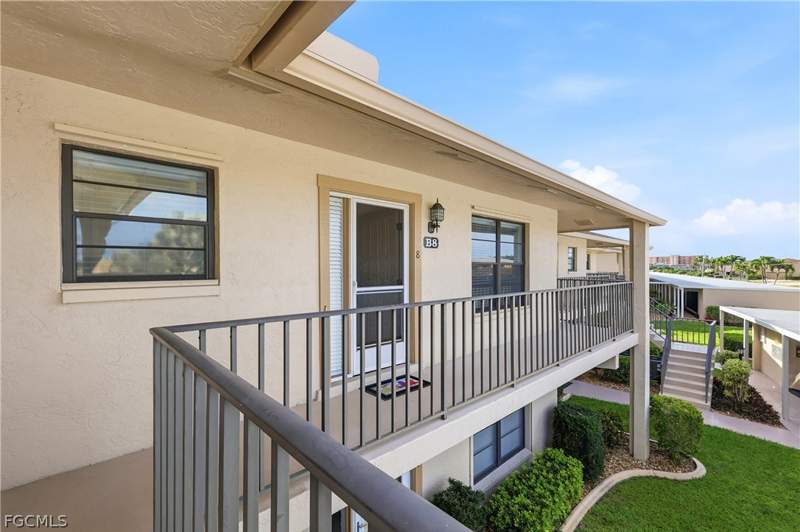 2 bedroom Condominium at 4005 SE 19th Pl 8, River Harbor Club Condo, Cape Coral — photo 2