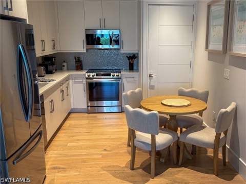 101 8th St S 201, Naples FL - photo 10 of 32
