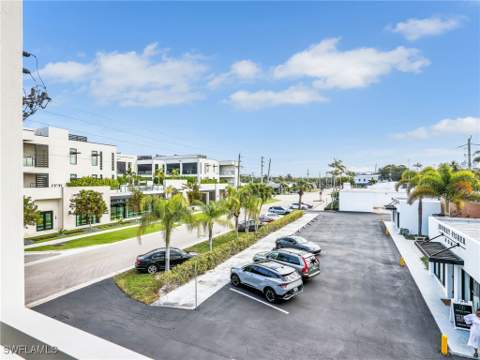 101 8th St S 201, Naples FL - photo 22 of 32