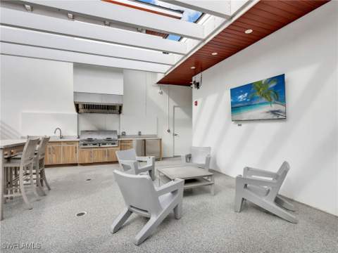 101 8th St S 201, Naples FL - photo 24 of 32