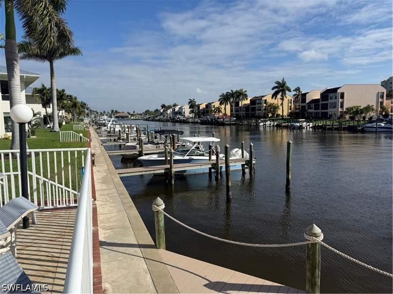 2 bedroom Condominium at 4113 SE 19th Pl 206, Anna Maria, Cape Coral — photo 5