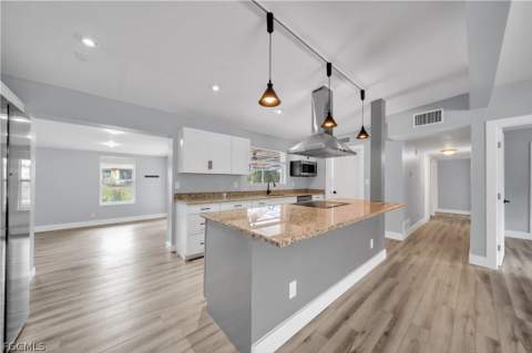 14819 Randolph Ct, Fort Myers FL - photo 7 of 49