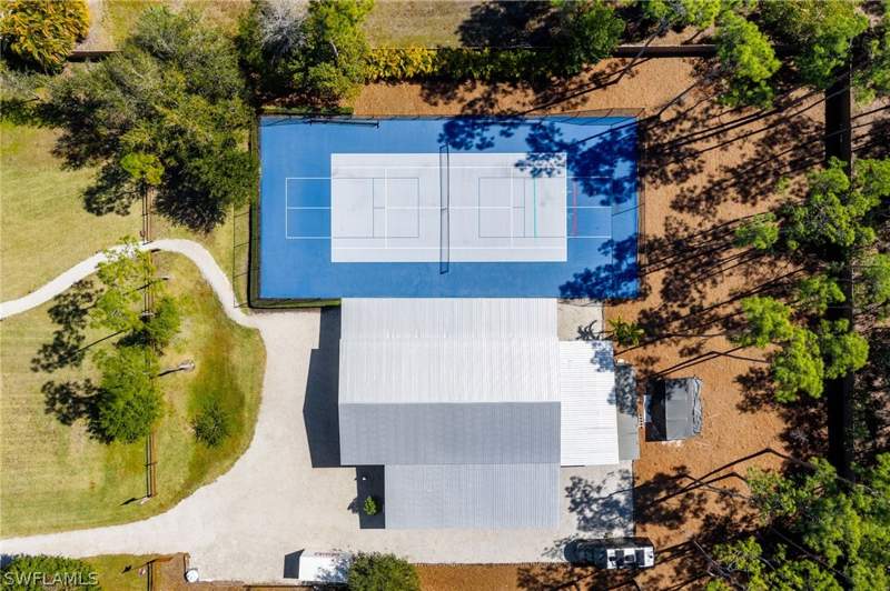 5 bedroom SingleFamilyResidence at 6610 Sable Ridge Ln, Livingston Woods, Naples — photo 4