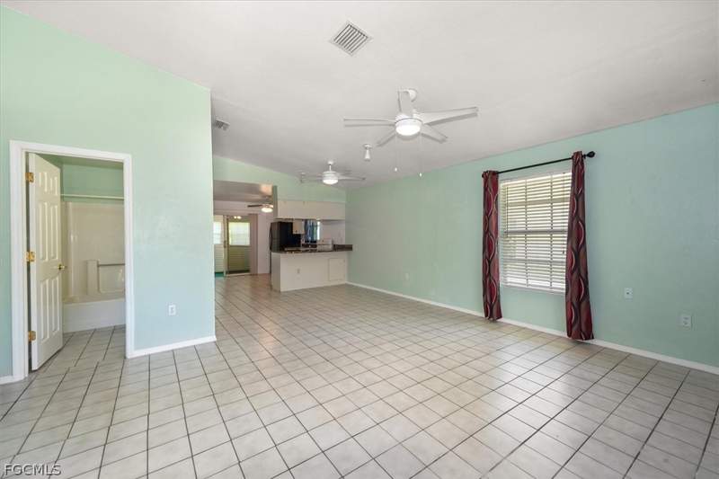 3 bedroom SingleFamilyResidence at 509 Capitol St, Palmona Park, North Fort Myers — photo 5
