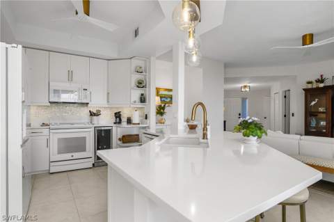 133 Vintage Bay Dr 14, Marco Island FL - photo 6 of 39