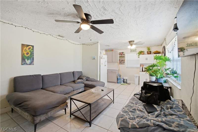 3 bedroom SingleFamilyResidence at 3807 Highland Ave, Fort Myers, Fort Myers — photo 2