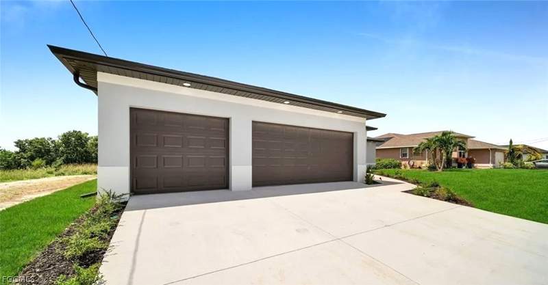 4 bedroom SingleFamilyResidence at 1306 NE 9th Ave, Cape Coral, Cape Coral — photo 3