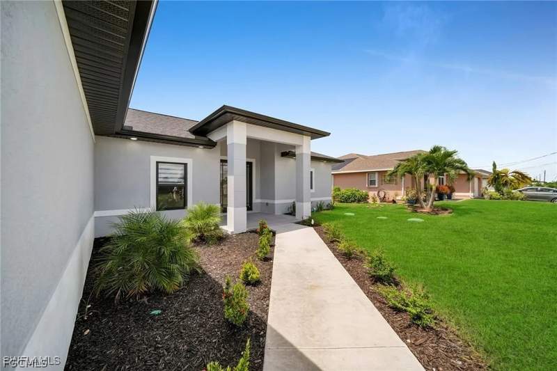 4 bedroom SingleFamilyResidence at 1306 NE 9th Ave, Cape Coral, Cape Coral — photo 4