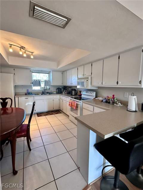 5917 Littlestone Ct 201, North Fort Myers FL - photo 8 of 32