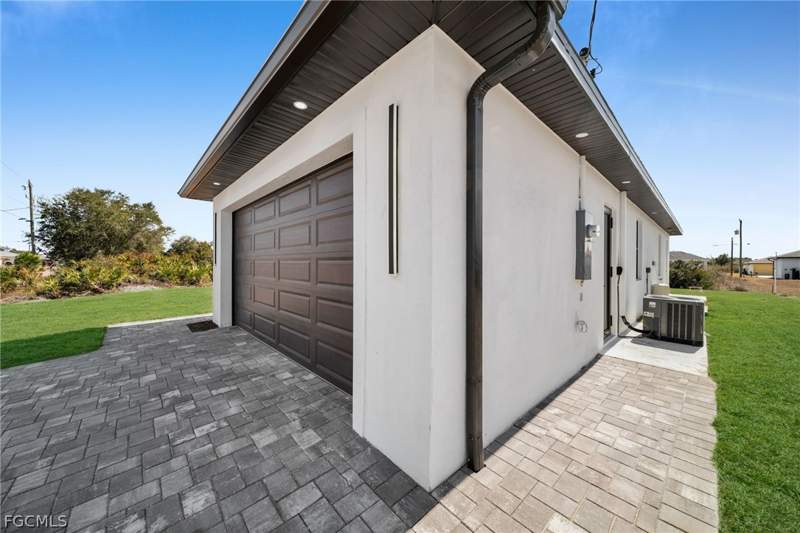 3 bedroom SingleFamilyResidence at 2805 58th St W, Lehigh Acres, Lehigh Acres — photo 4