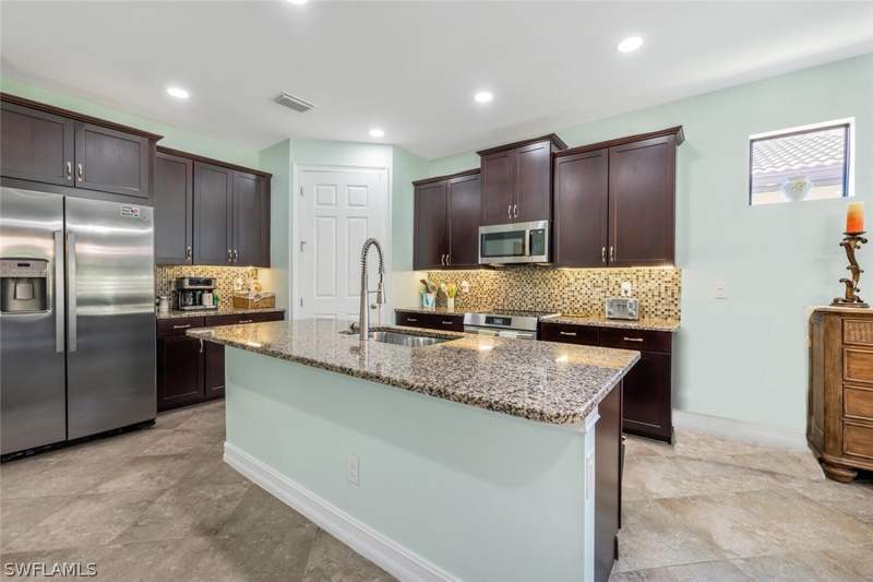 4 bedroom SingleFamilyResidence at 14453 Tuscany Pointe Trl, Tuscany Pointe, Naples — photo 3